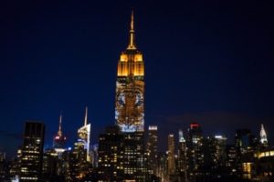 Usa, incendio all’Empire State Building di New York: sul posto numerose autopompe dei vigili del fuoco