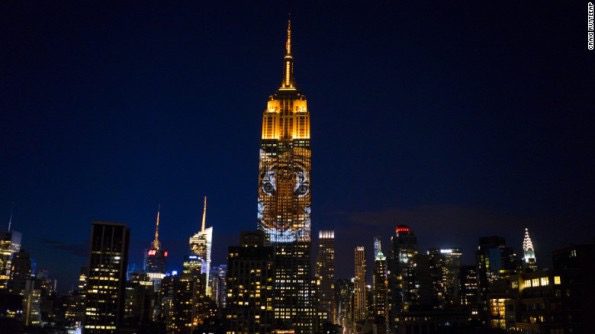 Usa, incendio all’Empire State Building di New York: sul posto numerose autopompe dei vigili del fuoco