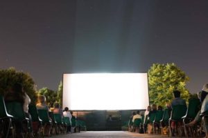 Belpasso, sorteggio di scontrini e cinema all’aperto: le iniziative post-Covid del Comune