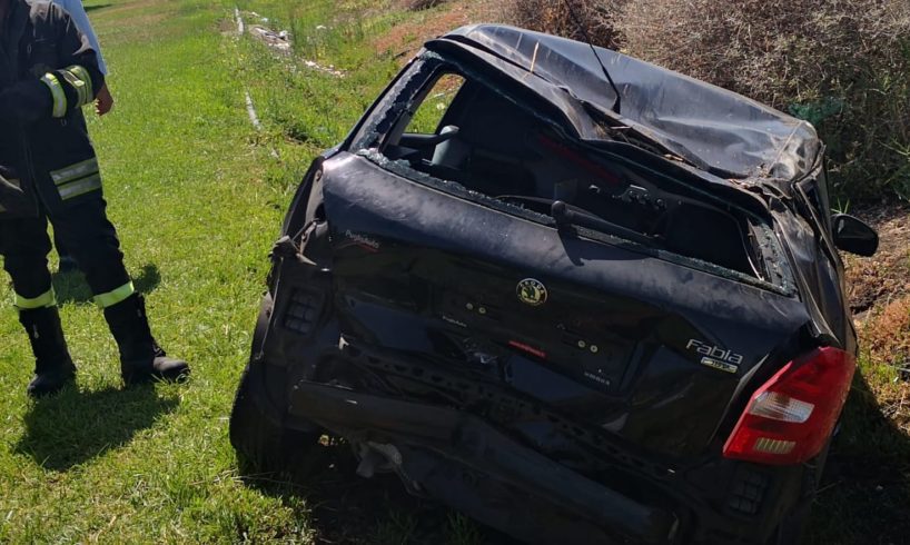 Valcorrente, maxi tamponamento davanti a Etnapolis: Skoda ‘vola’ su canale di scolo. Feriti padre e figlioletto