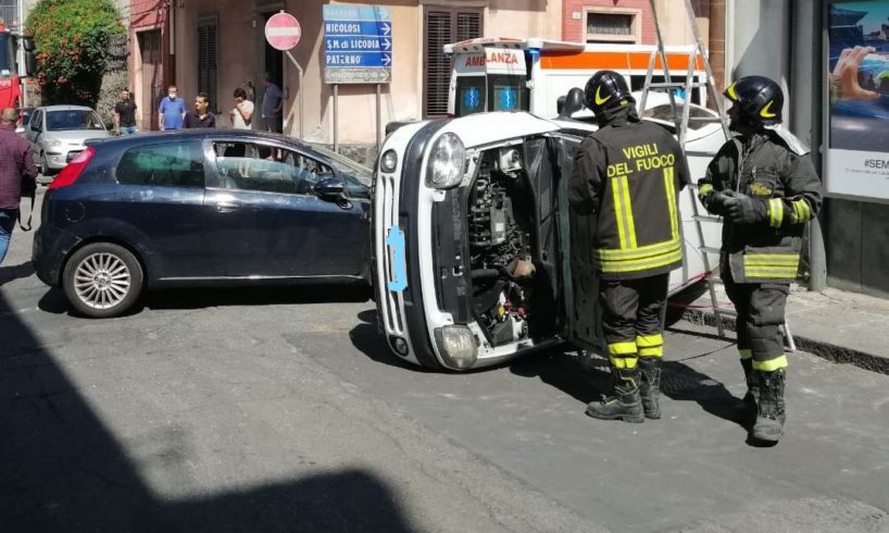 Belpasso, scontro tra due auto: 4 feriti non gravi