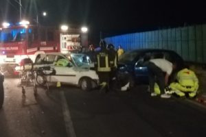 Motta S. Anastasia, scontro tra due auto sulla SP. 13: feriti in maniera non grave i due conducenti