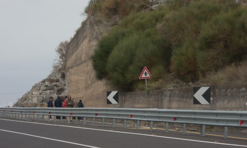 Adrano, due incidenti stradali nel giro di poche ore: feriti due centauri trasportati al 'Cannizzaro'