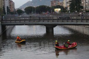 Palermo, nessuna vettura sotto l’acqua in Circonvallazione: Vigili del fuoco al lavoro anche di notte