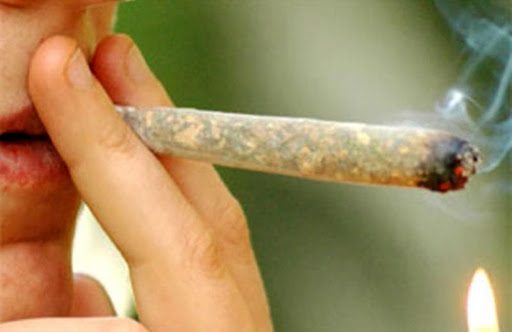 Adrano, Polizia segnala al Prefetto giovane assuntore di marijuana: il minore è stato affidato alla madre