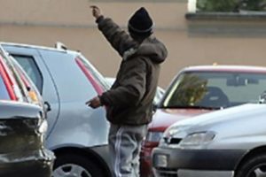 Catania, Daspo urbani per per 3 parcheggiatori abusivi: rischiano fino ad un anno