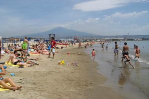 Catania, tutti pazzi per le spiagge libere: afflusso record nel mese di luglio