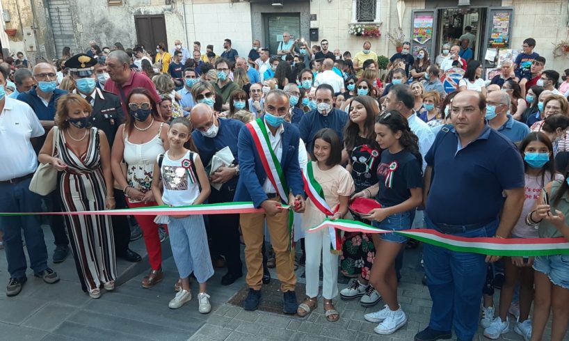 Bronte, inaugurato il Parco Don Bosco: viali ristrutturati e giochi per bambini. Il sindaco: “Si realizza un sogno”