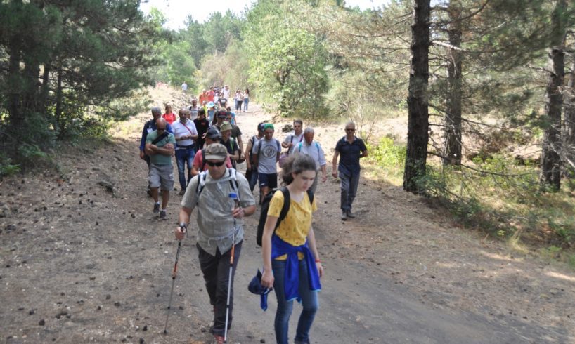 Adrano, una passeggiata nel Parco dell’Etna e la Natura dà spettacolo: un successo l’escursione naturalistica organizzata dal Comune