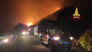 Trecastagni, vasto incendio sul Monte Gorna: accertamenti sulle origini del rogo