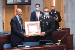 Biancavilla, il sindaco ringrazia e saluta il capitano dei Carabinieri Accardo: “Lascia eredità importante”