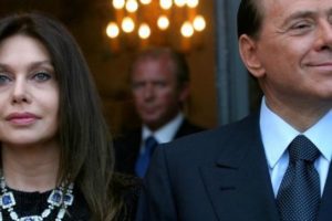 Berlusconi, l’ex moglie Veronica Lario è ‘preoccupata e addolorata’: messaggio di vicinanza dopo il ricovero dell’ex marito