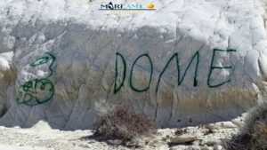 La marna bianca di Agrigento deturpata dai vandali: la denuncia di Mareamico 