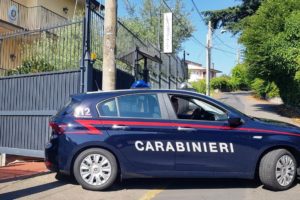 Trecastagni, drogato consegna ai Carabinieri l’auto rubata: “Voglio disintossicarmi”