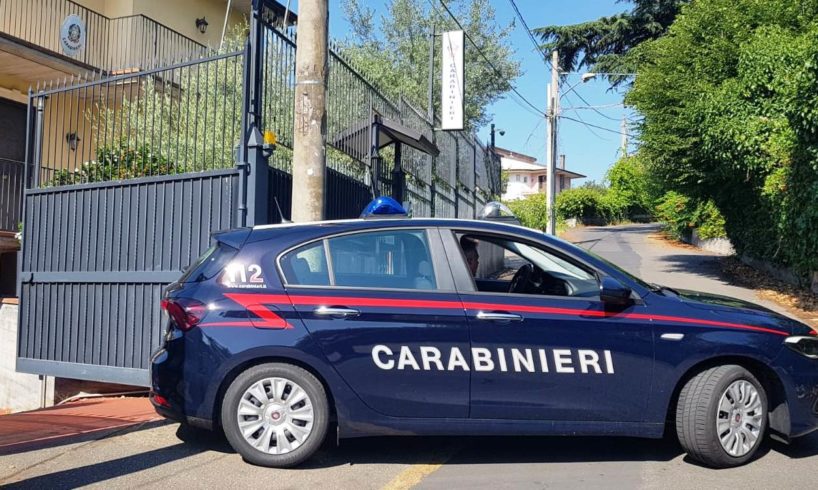 Trecastagni, drogato consegna ai Carabinieri l’auto rubata: “Voglio disintossicarmi”