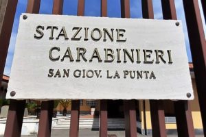 S. Giovanni la Punta, dipendente da alcol e droga minaccia la madre per avere i soldi: 31enne arrestato