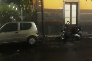 Paternò, scooter si scontra auto lungo via Emanuele Bellia: due giovani feriti in ospedale