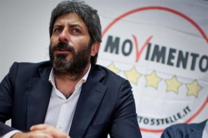 M5S, Fico: “Crisi inevitabile dopo entrata al governo. Tramontata epoca di un capo politico. Meglio un portavoce”