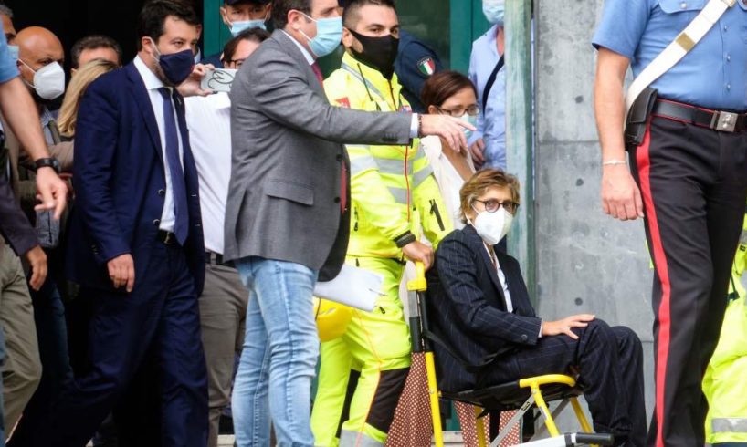 Catania: in aula Tribunale lastra di marmo cade su Giulia Bongiorno, legale di Salvini. Il leader della Lega: “Bonafede dica se è normale”