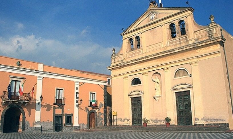 S.M. di Licodia, positiva al Covid una bambina della scuola materna: a Giarre 2 studenti contagiati