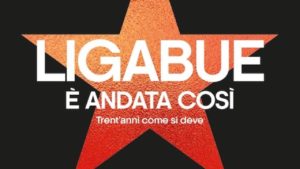 Ligabue: “Non sono io quello del bacio gay”. Il rocker mette in guardia dalle fake news