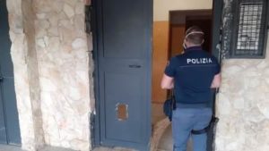 Catania, a Librino un ‘distributore di droga’ come quello di Gomorra: arrestato 25enne