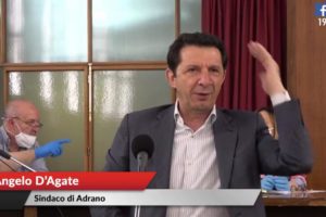 Adrano, il sindaco D’Agate è in quarantena cautelativa: ha incontrato positivo. “Rispetto per gli altri. Mio primo tampone è negativo”