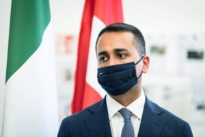 "Un lockdown così come lo abbiamo conosciuto, con un Paese immobile e le fabbriche chiuse è impensabile, perché ci metterebbe in ginocchio dal punto di vista economico. L'Italia non può permetterselo"