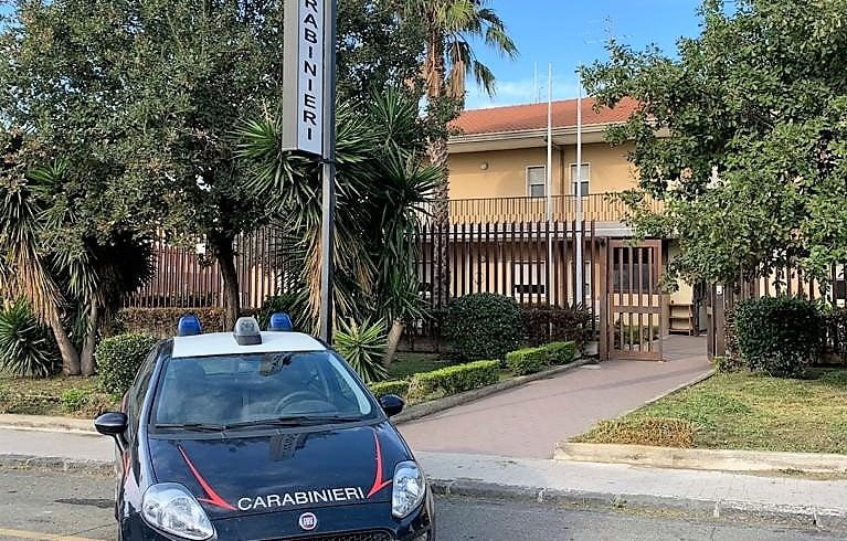 Catania, perseguita l’ex moglie: rintracciato e arrestato grazie al ‘braccialetto’ che indossa