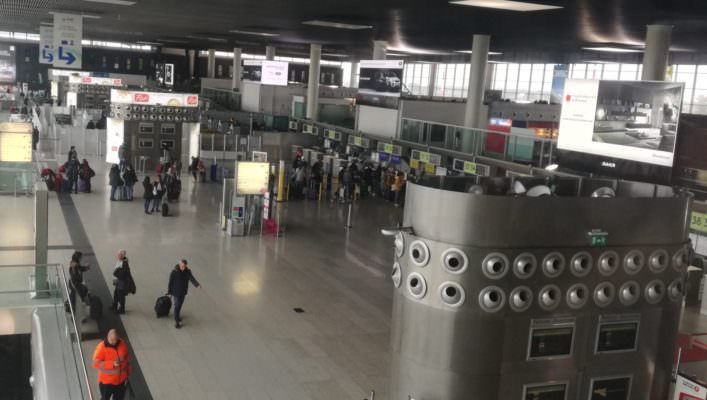 Catania, svuota portafoglio smarrito in aeroporto e poi ...