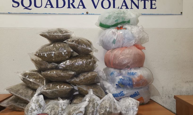 Catania, Polizia scopre deposito di droga: sequestrati 8.35 kg di marijuana