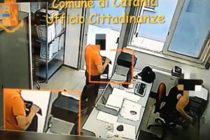 Catania, ‘comitato d’affari’ con impiegati infedeli per compravendita cittadinanza italiana: operazione della Squadra mobile (VIDEO)