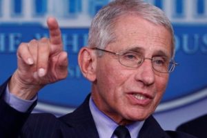 Usa, Fauci: “Tra dicembre e gennaio le prime dosi di vaccino per americani a forte rischio”