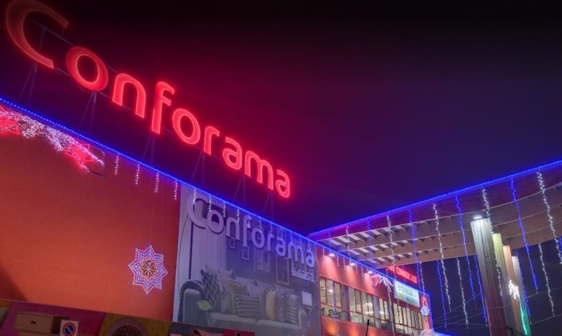 Riposto, colpi di pistola al centro commerciale Conforama: stanchi della fila padre e figlio sparano a commesso