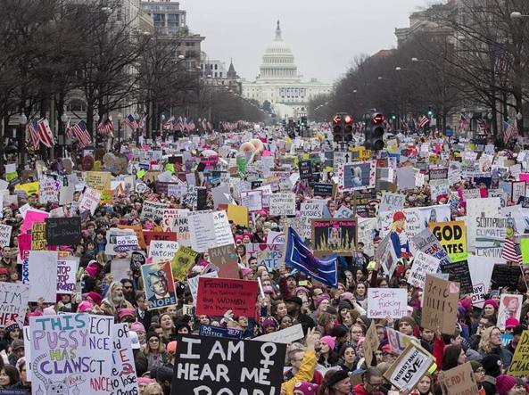 Usa, donne in marcia contro Trump: contestano nomina alla Corte Suprema