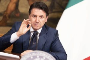 Covid, Conte: “Chi parla di discriminazioni politiche è in malafede. Chi rifiuta le tre fasce ci porta al lockdown”