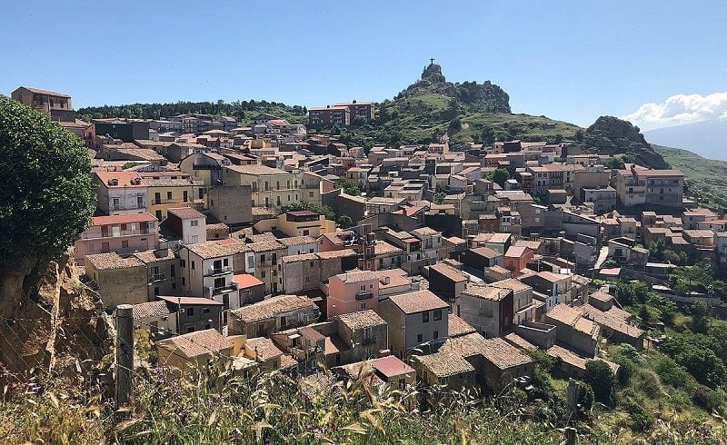 Coronavirus, Cesarò e San Teodoro ‘zona rossa’ unica: l’ordinanza è in vigore fino al 15