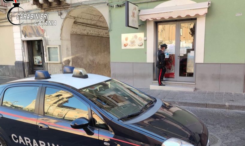 Il Questore di Catania di Catania Mario Della Cioppa ha sospeso per 15 giorni il “Bar Coco” di Biancavilla, gestito da C.G.