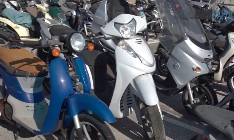 Adrano, circola a bordo dello scooter sequestrato: multa salata al padre del guidatore