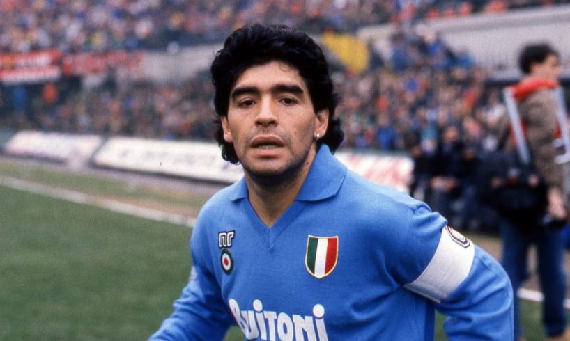 Calcio, è morto Maradona: per arresto cardiocircolatorio nella sua abitazione