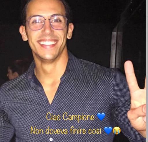 Alessandro Carrà aveva 29 anni. Non si hanno notizie precise sulle cause del decesso. Il giovane era un campione di atletica.