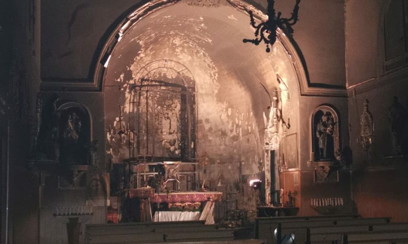 Catania, incendio nella Chiesa di S. Maria del Rosario: distrutti paramenti e immagini sacre