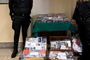 Catania, GdF sequestra 13 mila cd/dvd falsi alla ‘Fera o’ luni’: profitto stimato in 50 mila euro