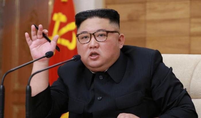 Covid, vaccino cinese per Kim Jong-un: somministrato a lui e alla sua famiglia