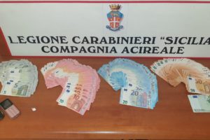 Aci Catena, in casa aveva cocaina e 6100 euro in contanti: denunciato disoccupato 26enne