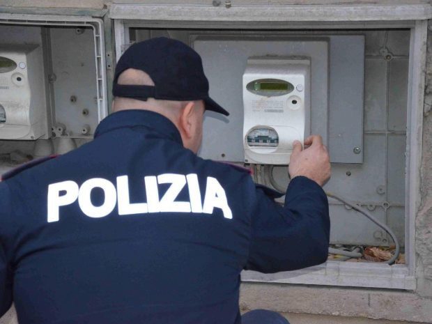 Adrano, denunciato per furto di energia elettrica 28enne con precedenti: sequestrato il contatore