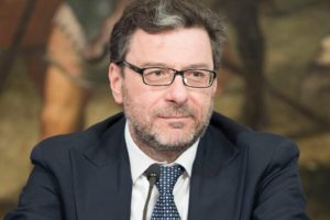 Lega, così parlo Giorgetti: “Governo incapace e il premier cadrà presto”