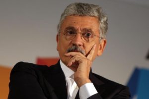 Pd, D’Alema: “A sinistra serve un partito nuovo. Non c’è alternativa a questo governo”