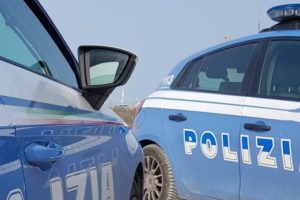 Adrano: sul ciclomotore senza casco, senza assicurazione e senza mascherina: denunciati due minori