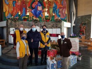 Natale: dal Lions Club pacchi dono per Adrano, Bronte e Biancavilla: 50 regali a parrocchie e Caritas 